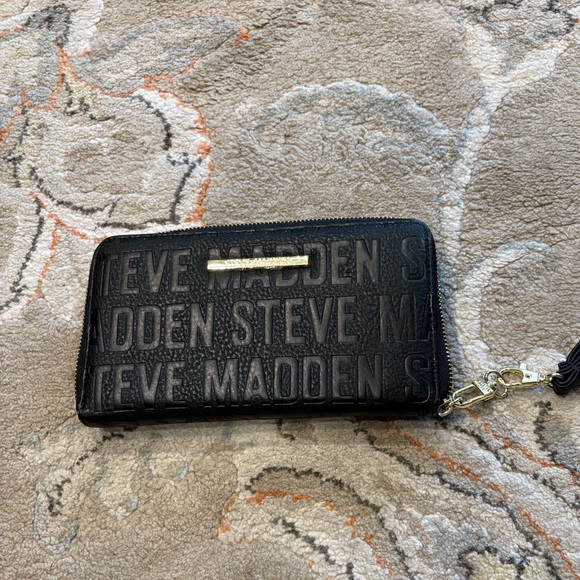 Steve Madden Handbags - Steve Madden Embossed Black Zip Wallet